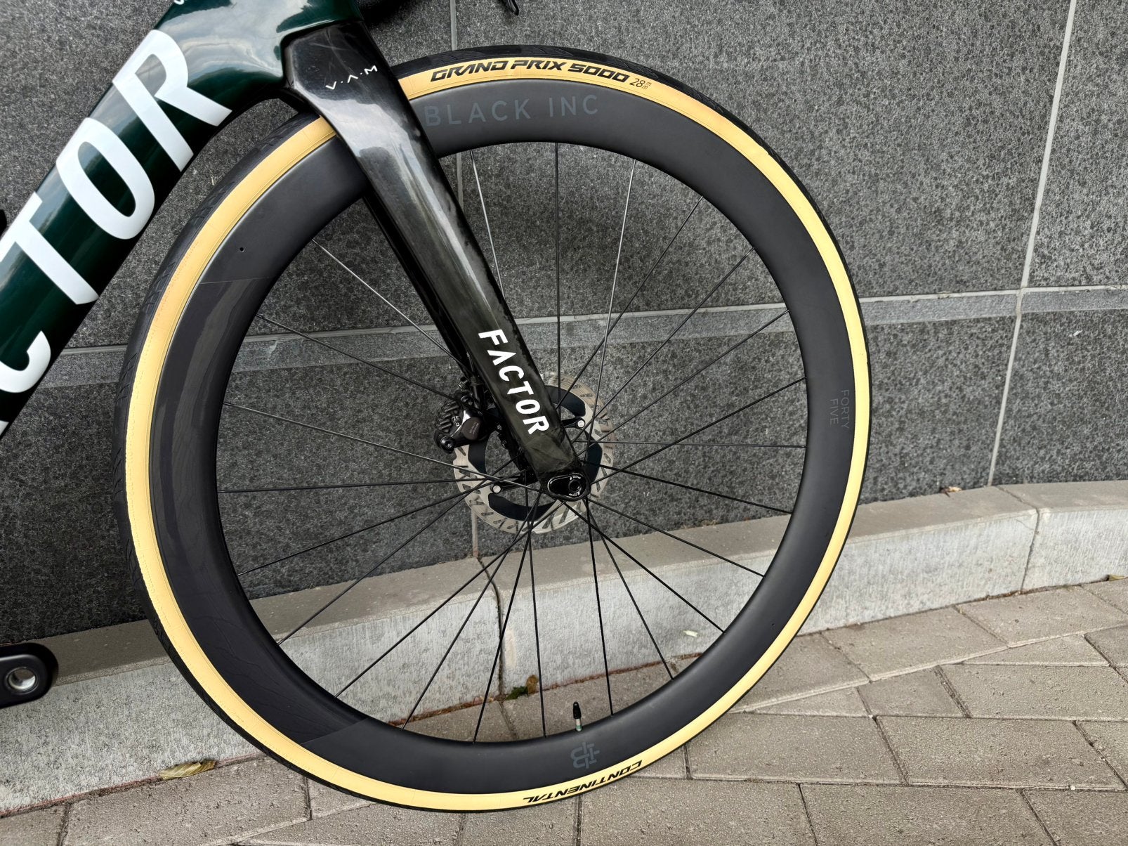 Roues Carbone Black Inc Forty Five céramique, Enlèvement ou Envoi, Comme neuf, Carbone, Racefiets