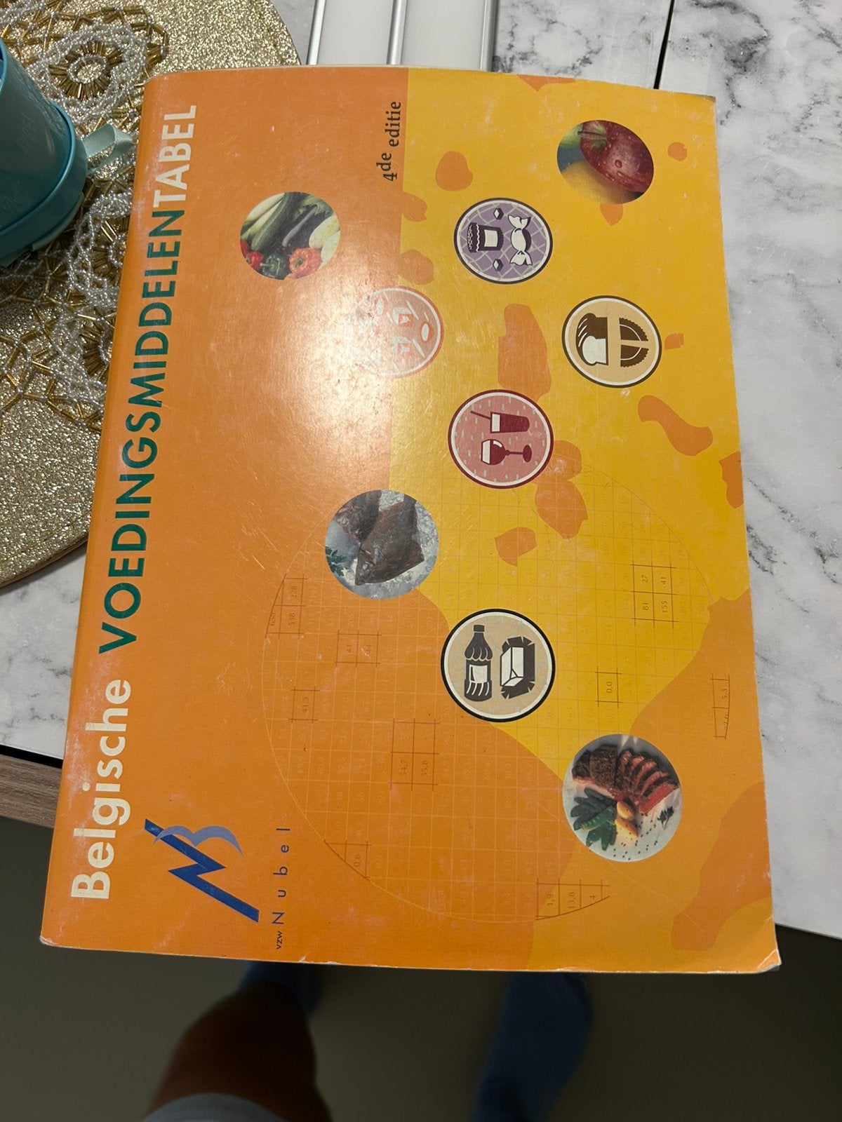 Voedingsmiddelen tabel, Boeken, Atlassen en Landkaarten, Ophalen, Zo goed als nieuw