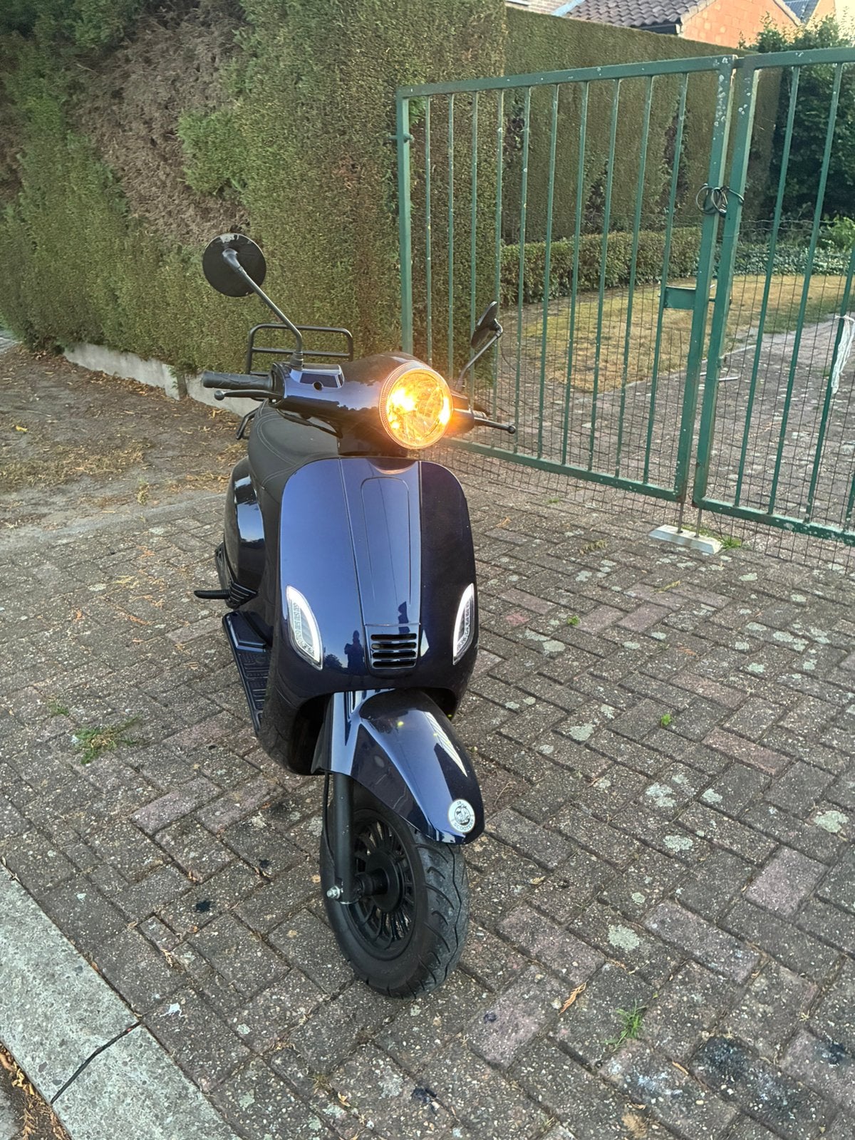 Goed onderhouden nieuwe batterij nieuwe banden, Ophalen, Zo goed als nieuw