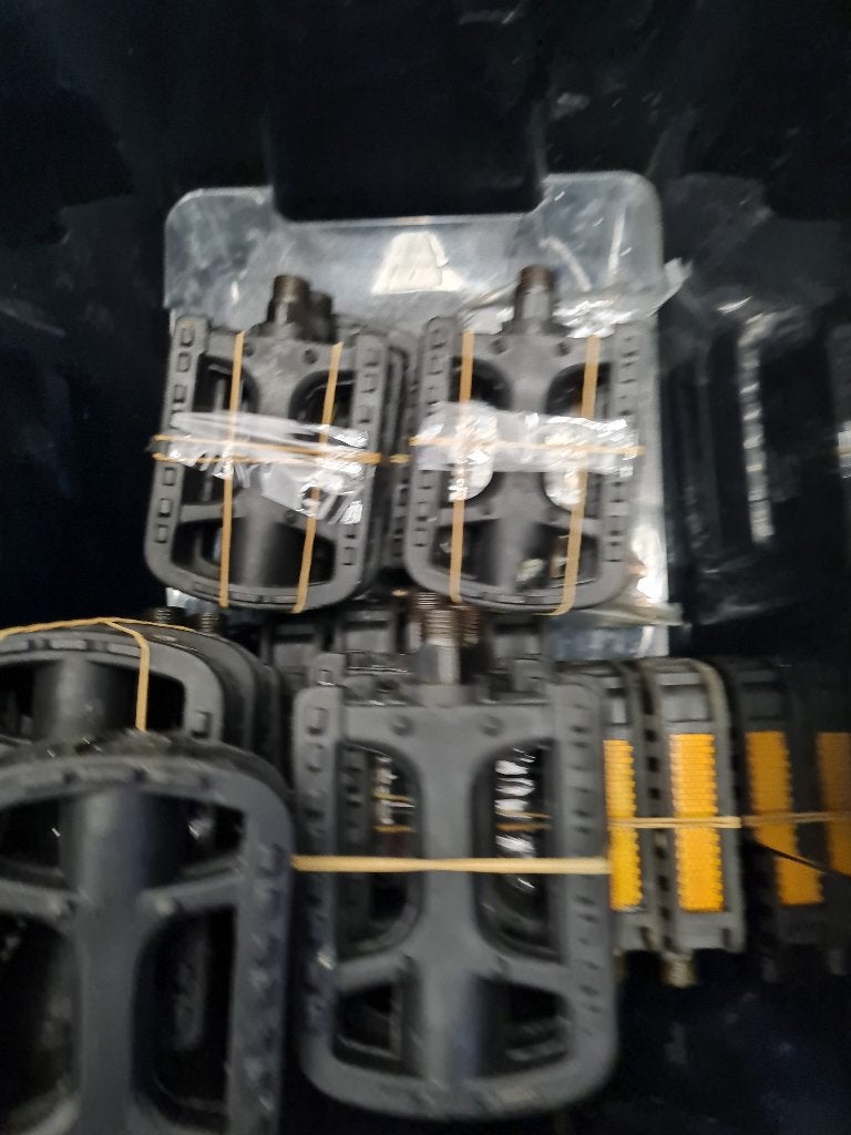 Lot de 100 pédales, Vélos & Vélomoteurs, Neuf, Pédalier ou Pédales, Enlèvement ou Envoi, Mountainbike
