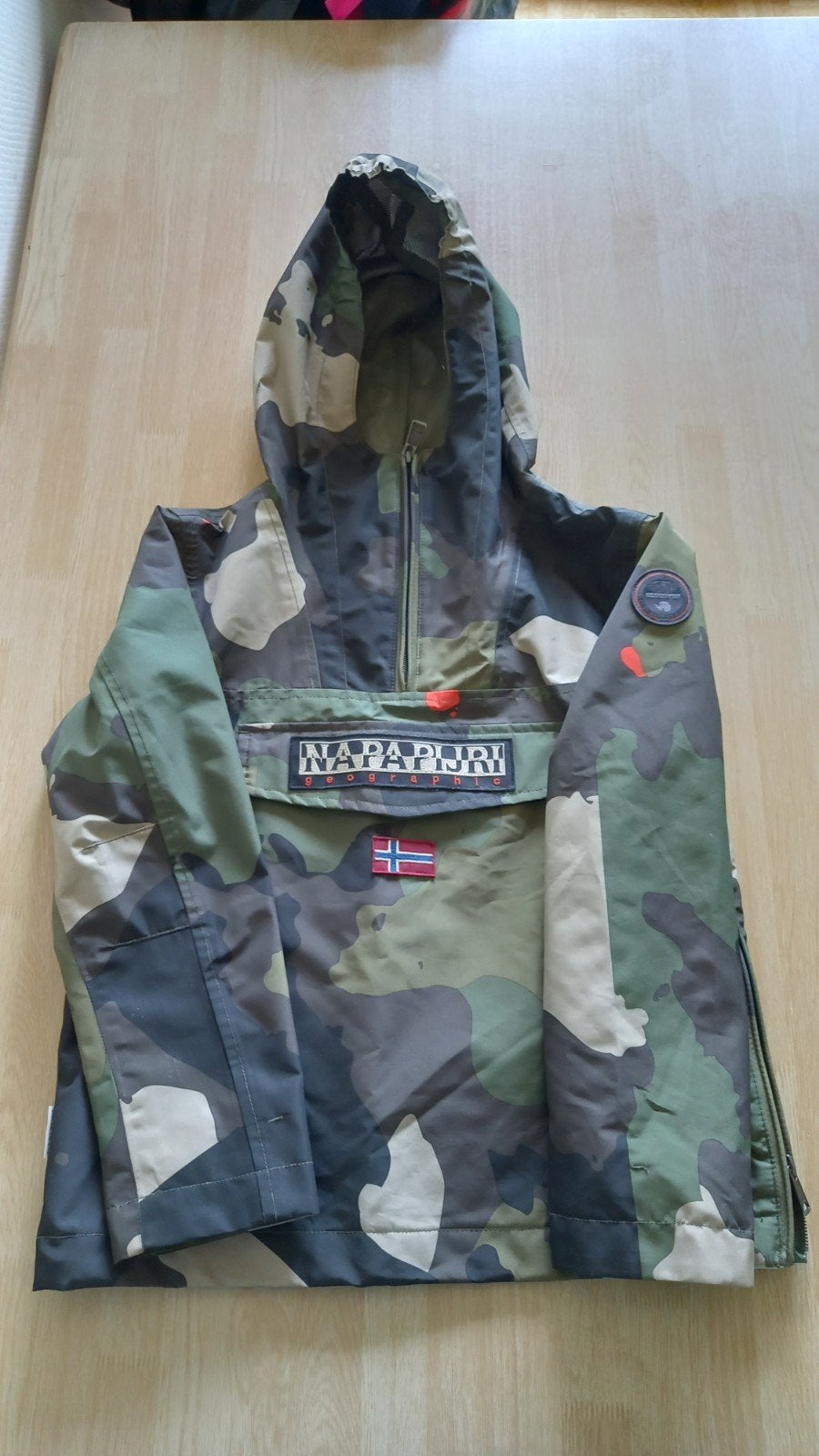 Kway pluie, Enlèvement
