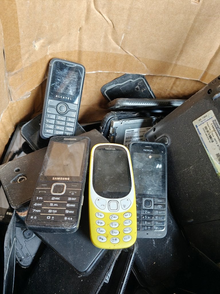Oude gsm, Ophalen, Niet werkend
