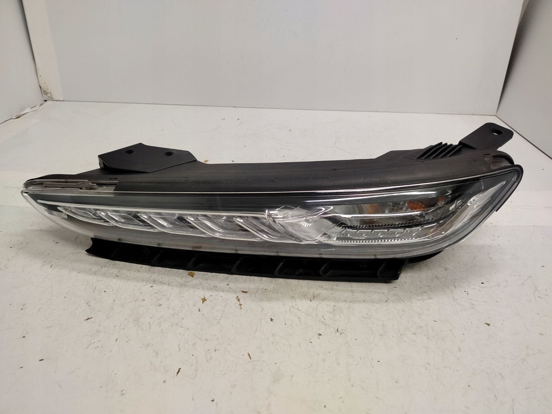 Phare gauche Hyundai Kona 5UG8, Heolleung-ro 12
06797  Seoul, Info@hyundai.com, Utilisé, Hyundai