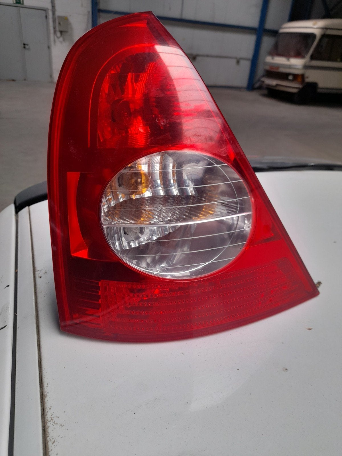 Feux arrières RENAULT CLIO 2 phase 2 // 5070 Auvelais, Enlèvement ou Envoi, Utilisé, Renault