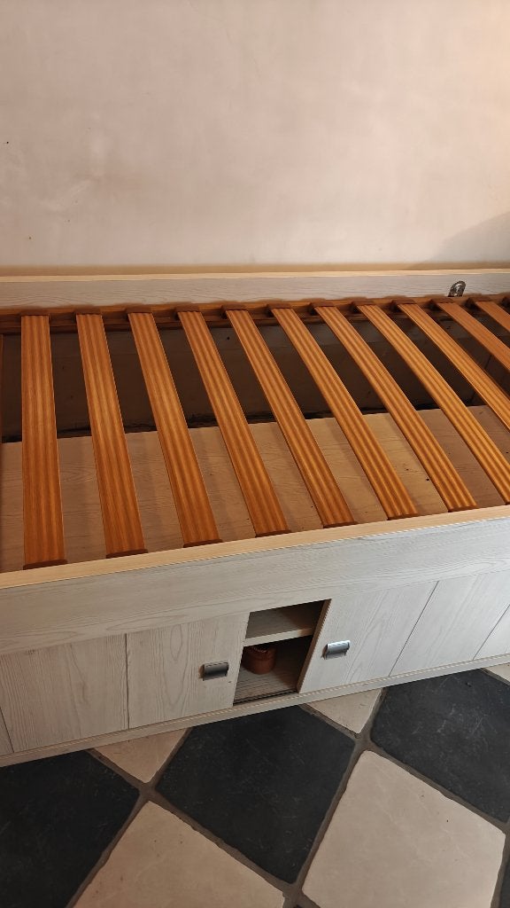 Bed, Huis en Inrichting, Ophalen, Eenpersoons, Hout, 100 cm