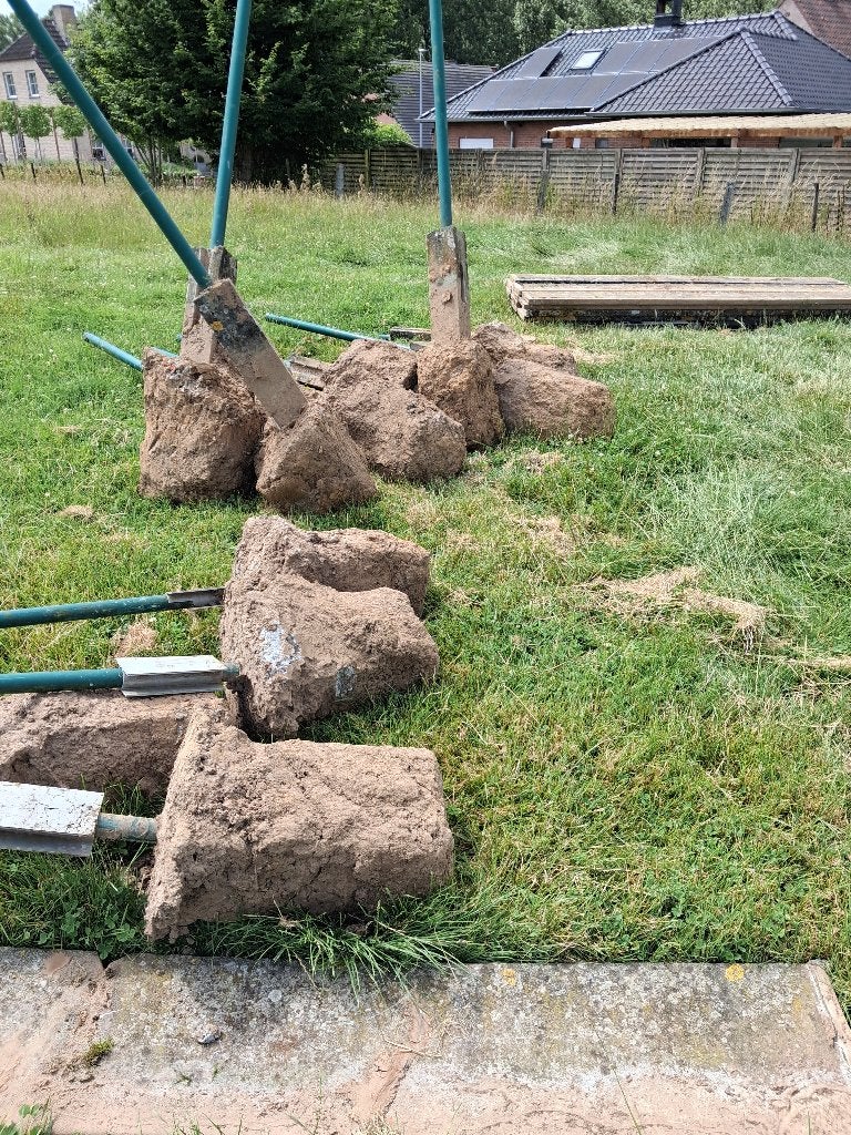 betonplaten + piotten, Tuin en Terras, Ophalen, Gebruikt, 180 tot 250 cm, Palen