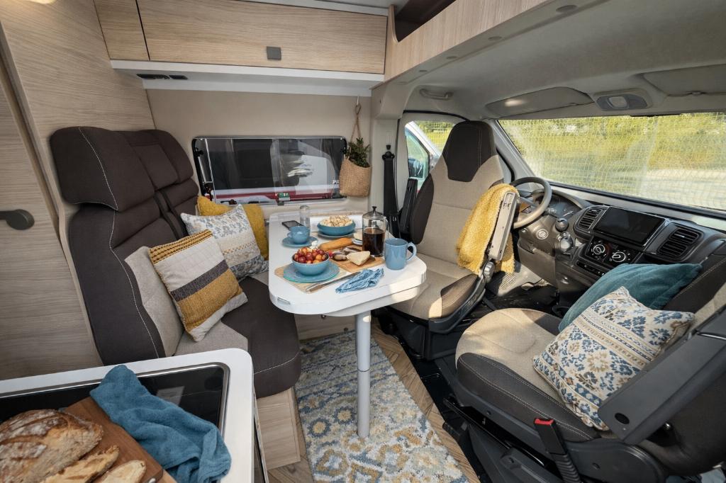 CHAUSSON V 594 FIRST LINE EDITION + KIT LITHIUM, Caravanes & Camping, Camping-cars, Caméra de recul, Fiat, Boîte manuelle, Chausson