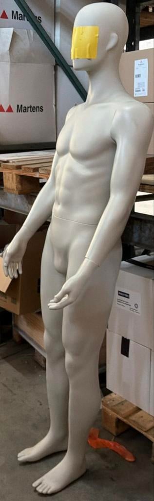 Mannequin vitrine homme pour commerce, Enlèvement