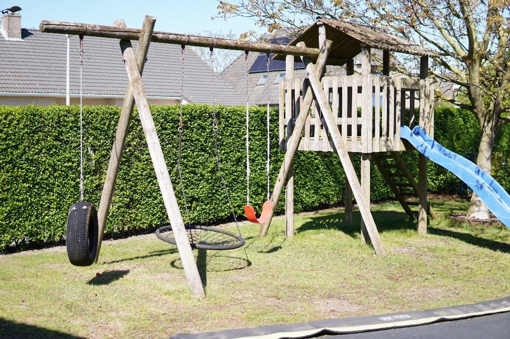 Houten schommel met klimtoren, Kinderen en Baby's, Speelgoed | Buiten | Speeltoestellen, Ophalen, Gebruikt, Glijbaan