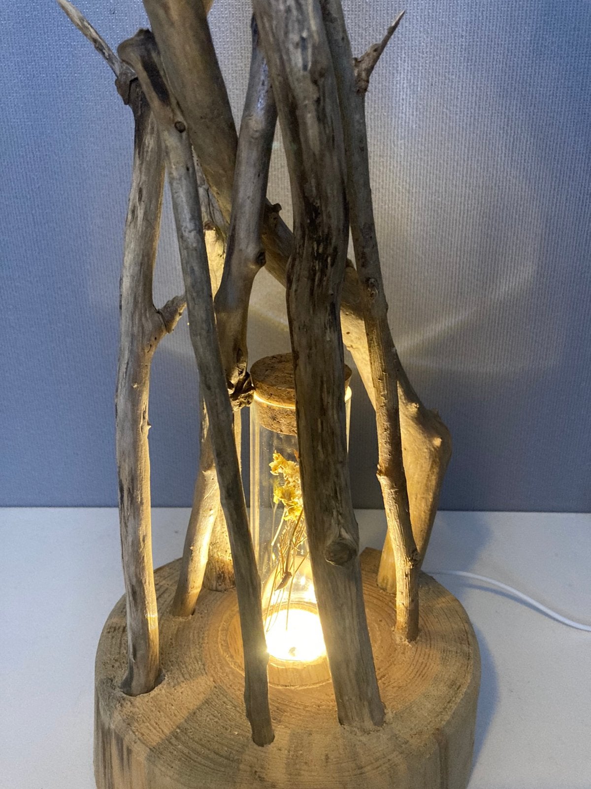 Lampe de table en bois flotté – création – éclairage LED, Enlèvement ou Envoi