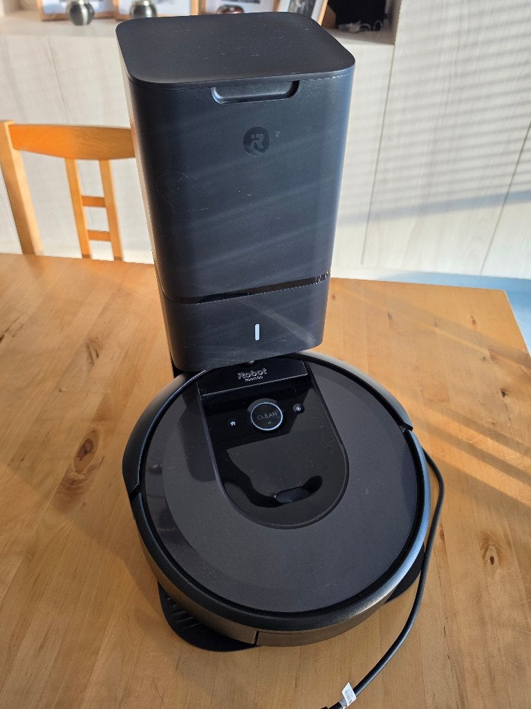 Irobot Roomba i7 (met stofafzuiging) - Als nieuw, Réservoir, Comme neuf, Aspirateur robot, 1200 à 1600 watts