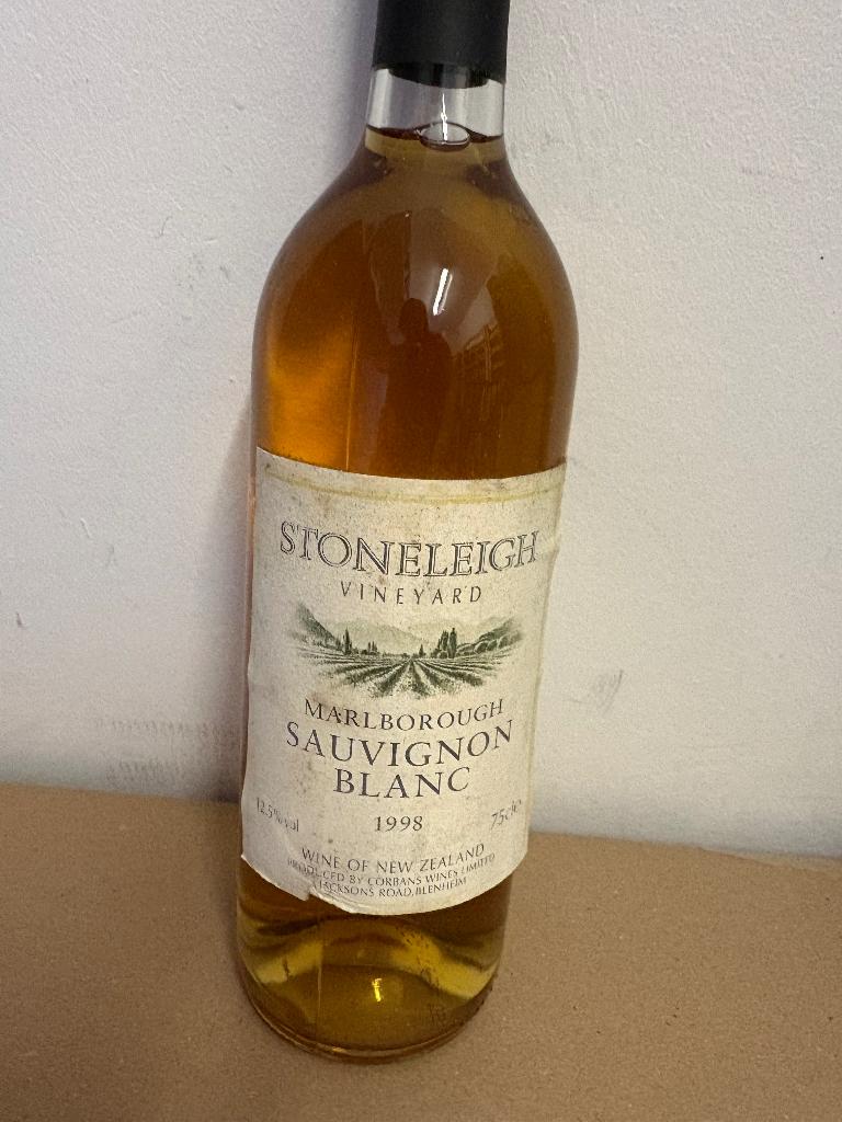 Fles witte wijn sauvignon blanc stoneleigh 1998, Collections, Vins, Autres régions, Enlèvement ou Envoi, Pleine, Comme neuf