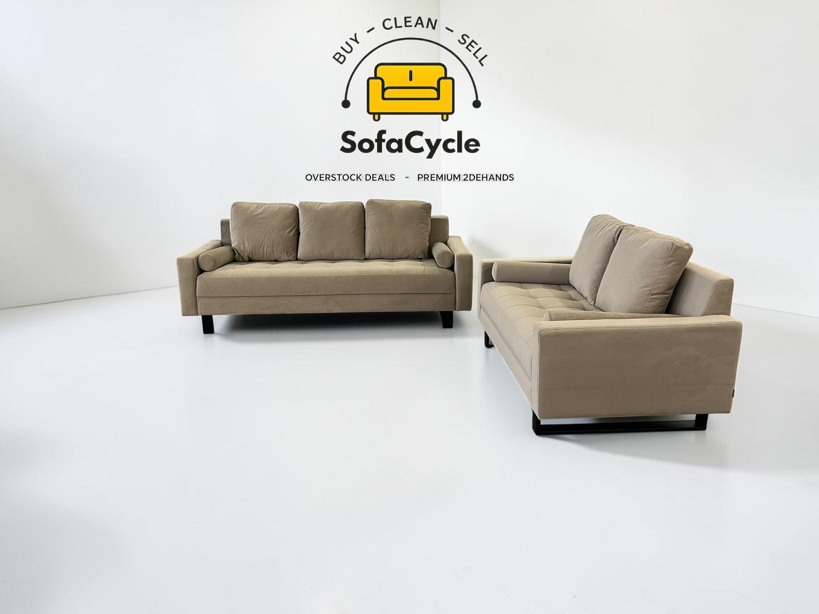 NV Gallery 3 places + 2 places taupe en velours — overstock, Enlèvement ou Envoi, Comme neuf, SofaCycle, Info@sofacycle.be