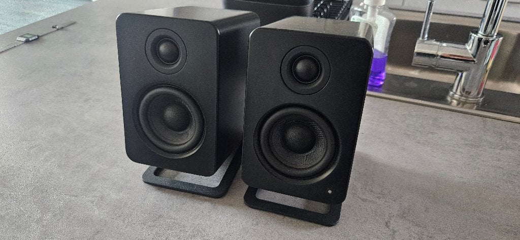 Kanto YU2 Desktop Speakers + Desktop stands, TV, Hi-fi & Vidéo, Enceintes, Autres marques, Enlèvement ou Envoi, Kit d'enceintes