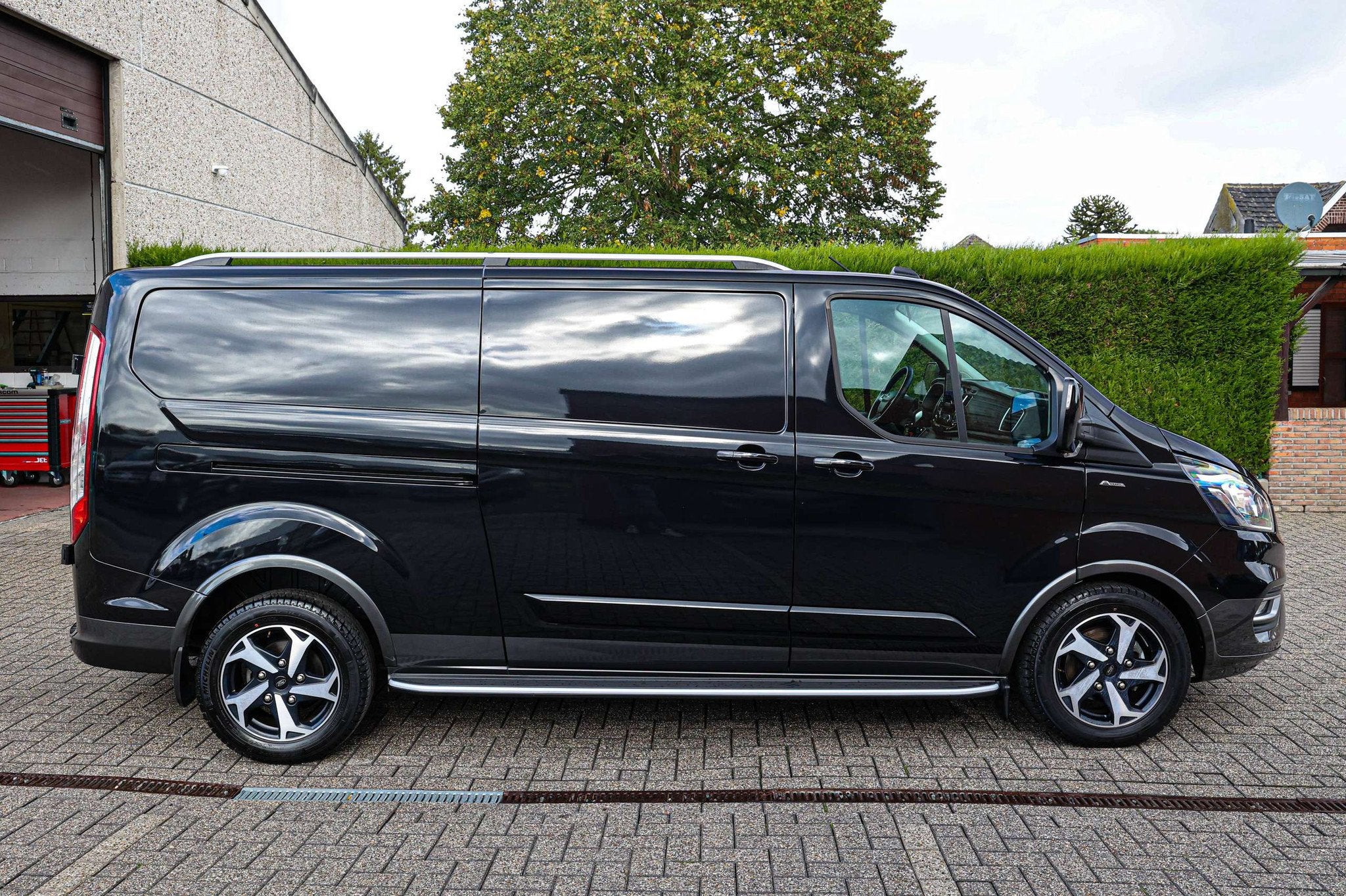 Ford Transit Custom AUTOMAAT*SLECHTS-13400KM*VERLENGDE-VERSI, Auto's, Xenon verlichting, Gebruikt, 4 cilinders, Zwart