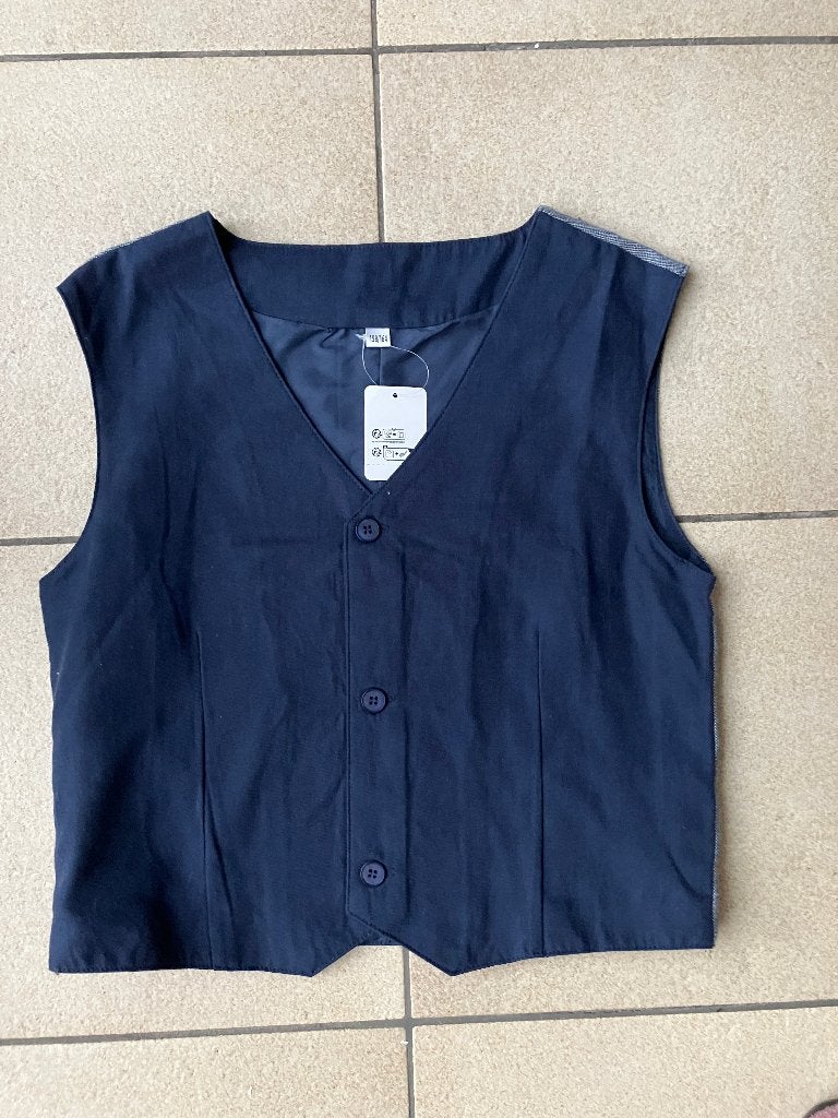 Nieuwe blauwe gilet - maat 110 / 116, Kinderen en Baby's, Ophalen of Verzenden, Nieuw, Jongen, Trui of Vest