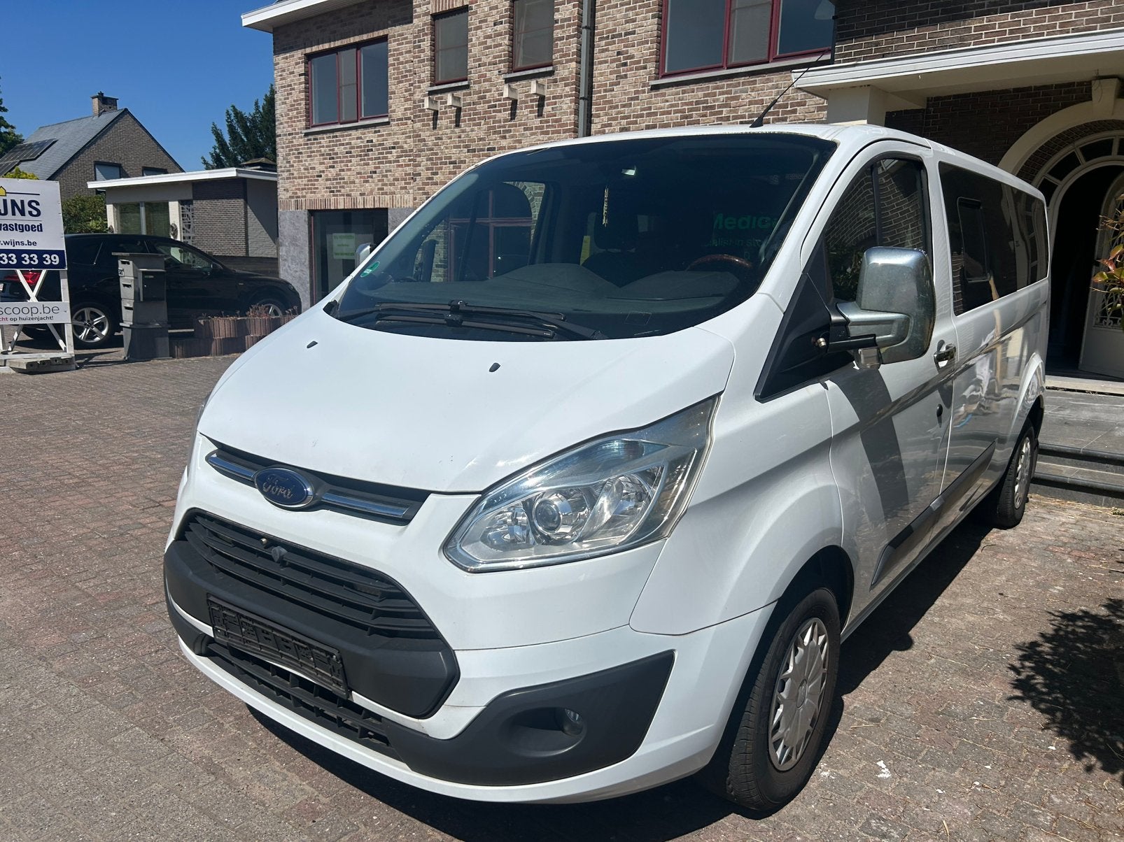 Ford Transit Custom L2 9-zit trekhaak 2800kg, Auto's, Voorwielaandrijving, Euro 5, Zwart, 4 cilinders