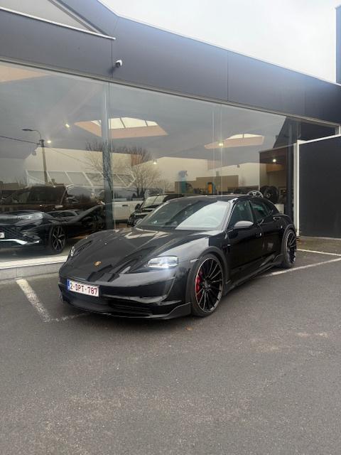Porsche Taycan Cross Turismo 4S sport chrono night vision, Auto's, Porsche, Automaat, 0 cilinders, Parkeersensor, Zwart