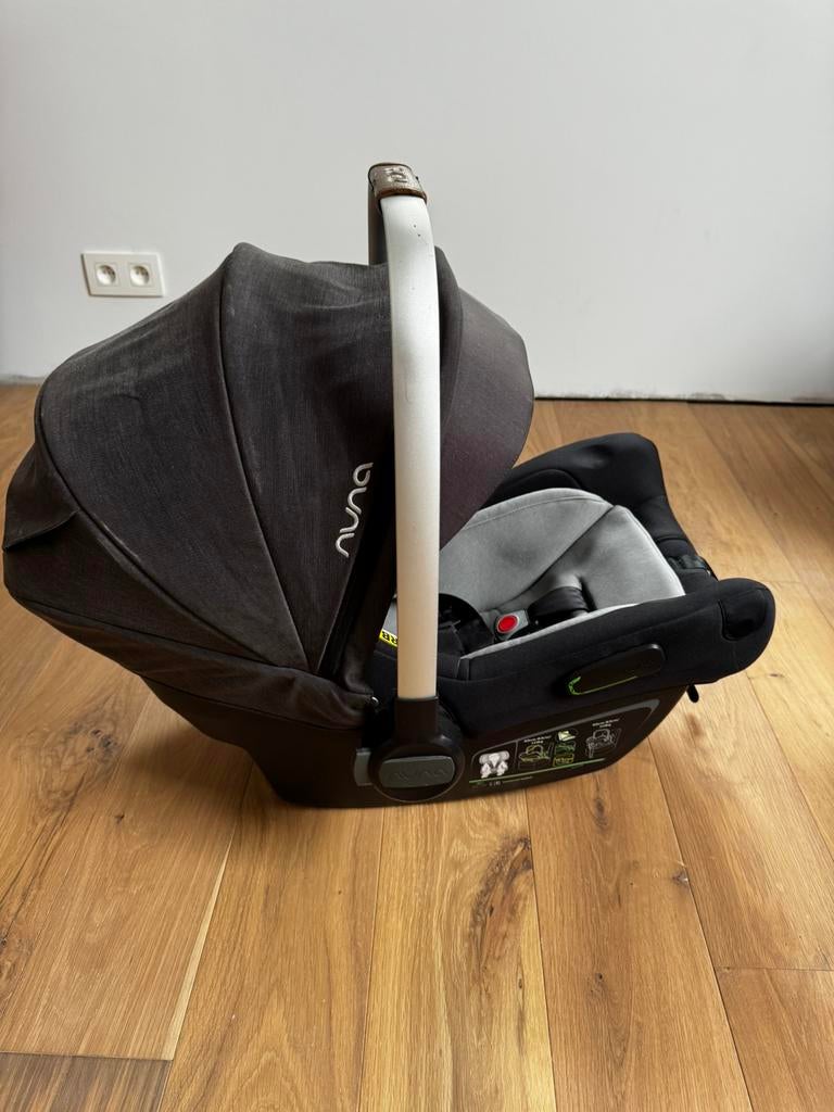 Nuna Pipa Next autostoel + base, Enlèvement, Utilisé, Poussette