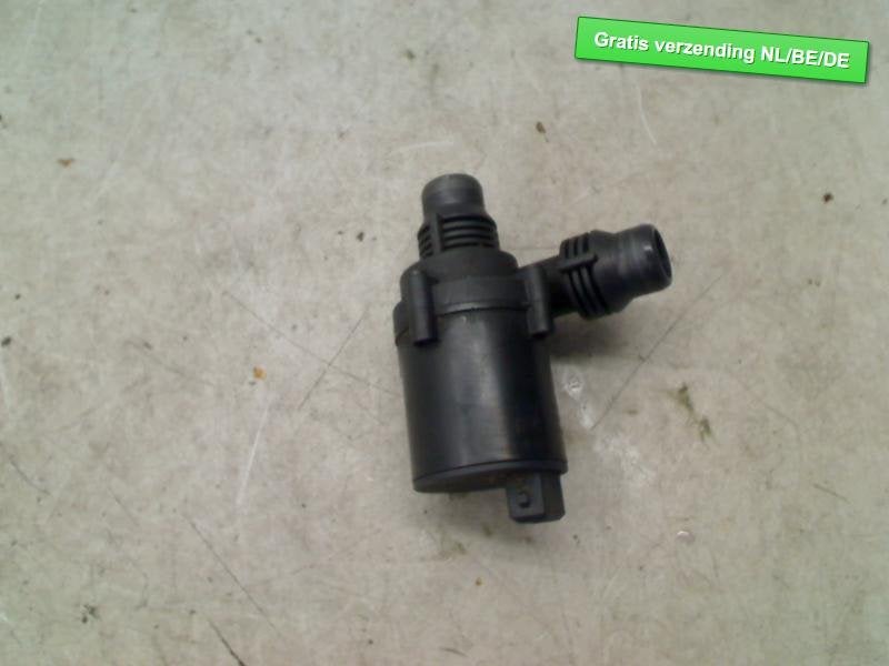 EXTRA EAU POMPE BMW X6 (E71 / E72) (64119197085), Utilisé, BMW, Petuelring 130
80809  München, DE, Bayerische Motoren Werke AG