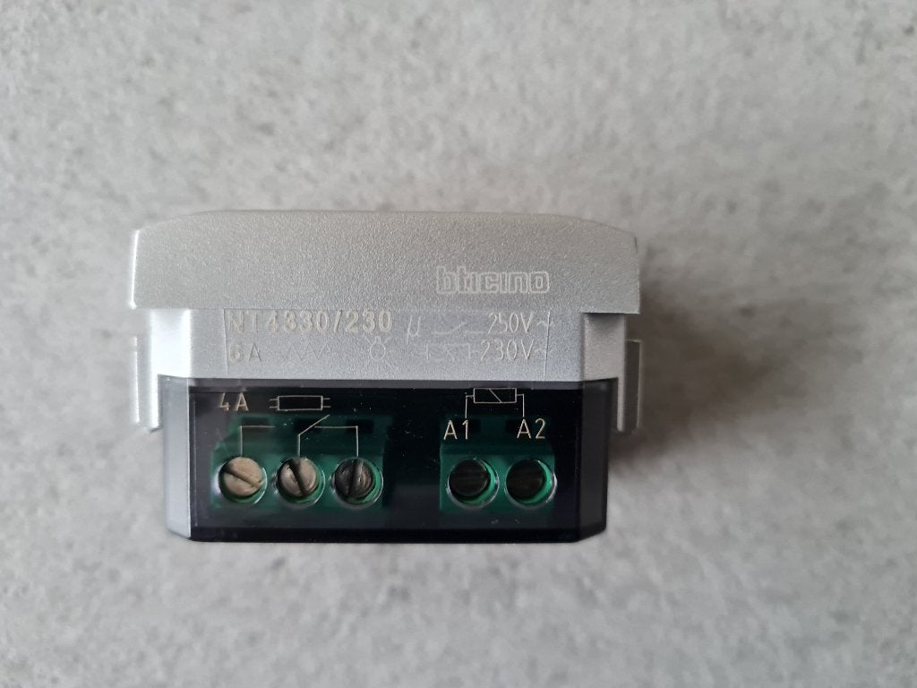 Bticino 230V relais NT4330, Ophalen of Verzenden, Nieuw, Overige merken, Relais