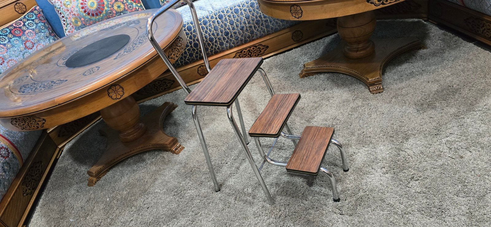 oude formica trapladder in bruine kleur jaar 60 70 solid, Ophalen of Verzenden