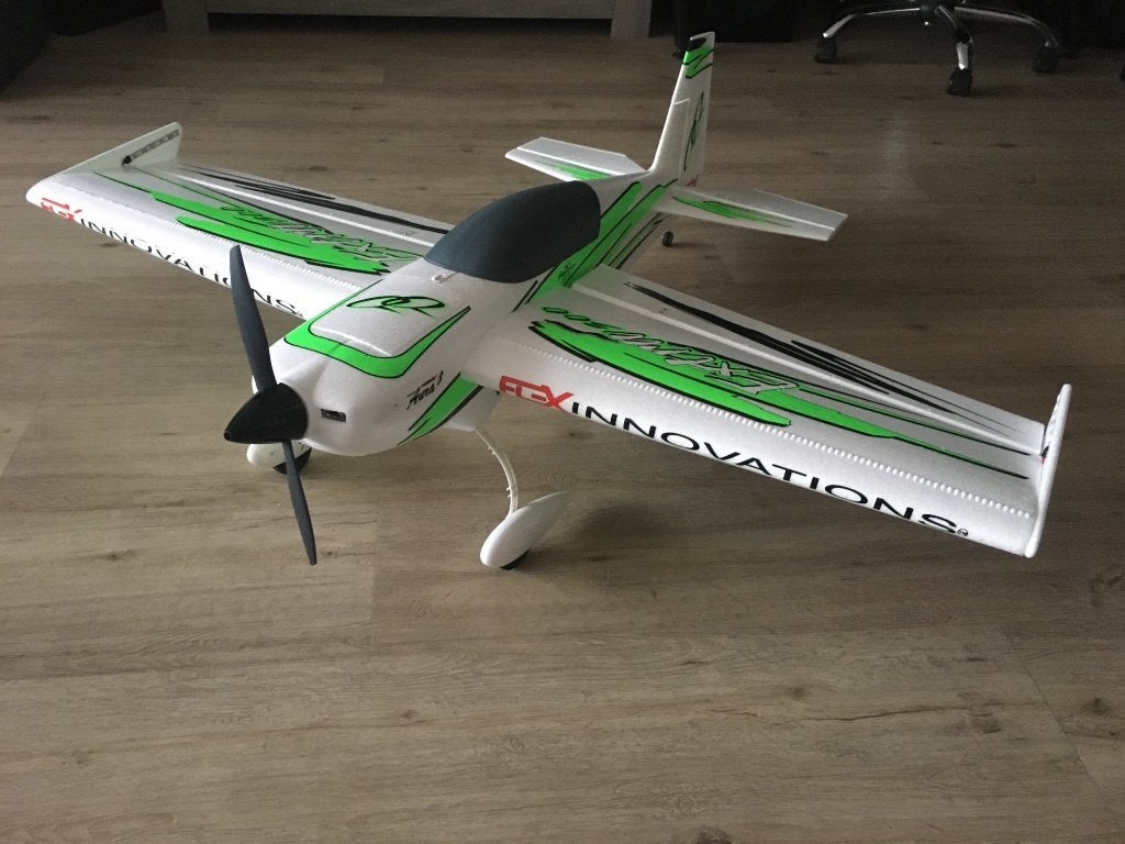 QQ Extra 300 G2 4S Super PNP 1215mm Night Version, Green, Hobby en Vrije tijd, Modelbouw | Radiografisch | Vliegtuigen, Ophalen