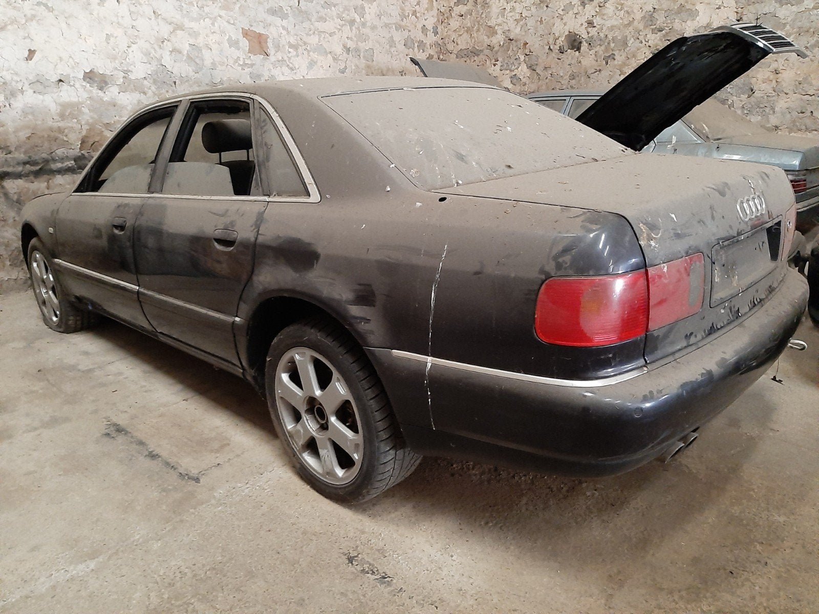 Audi S8 jaar 2000 voor onderdelen met papier, 4 deurs, 8 cilinders, 4200 cc, Blauw