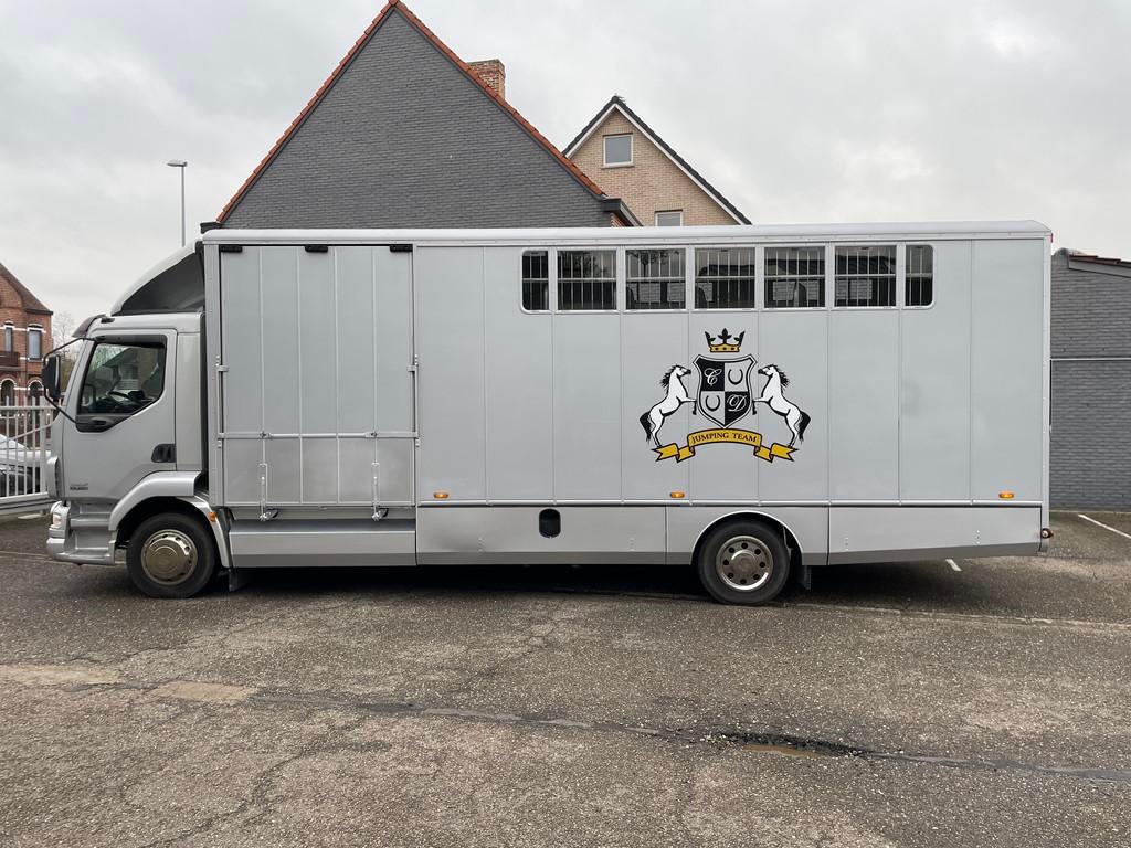 DAF Other LF55 220PK Hippotrucks voor 5 paarden + zadelkamer, Auto's, Vrachtwagens, Bedrijf, Te koop, ABS, Elektrische ramen, Metaalkleur