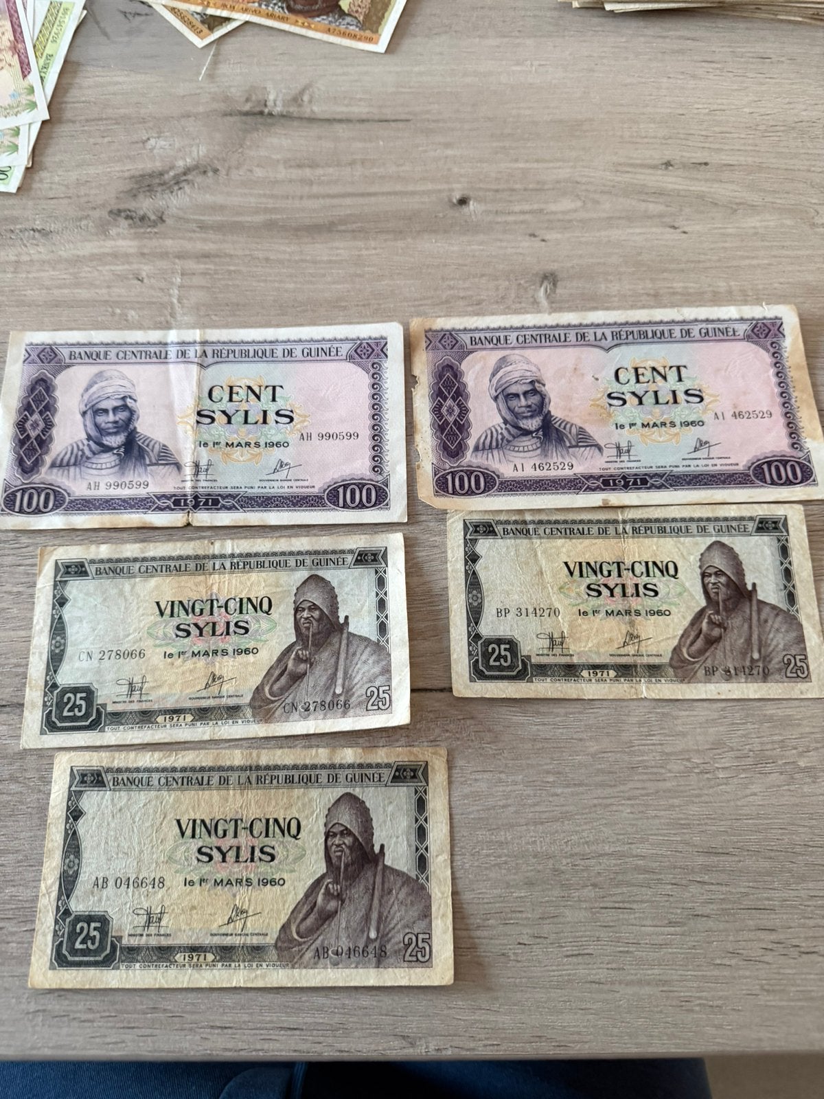 Grand lot de billets de la Guinée, Timbres & Monnaies, Enlèvement ou Envoi