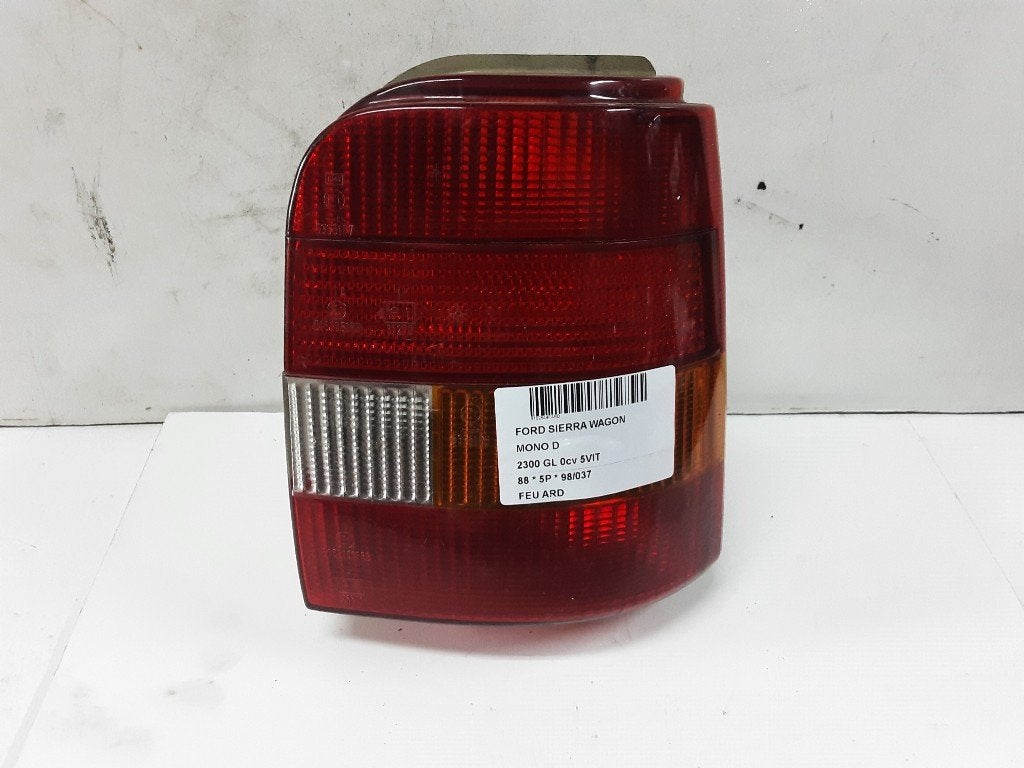 ACHTERLICHT RECHTS Ford Sierra II (838613A602), Auto-onderdelen, Verlichting, Gebruikt, Mevr. I. Hauben, Ford, Rue de l'Espoir 34 34
4030  GRIVEGNÉE, BE