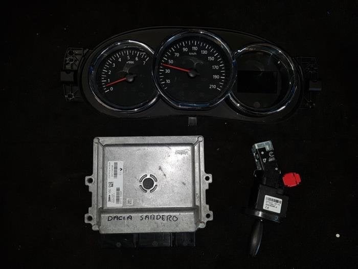 Kontaktslot + Sleutel van een Dacia Sandero, Dacia, Gebruikt, -, -