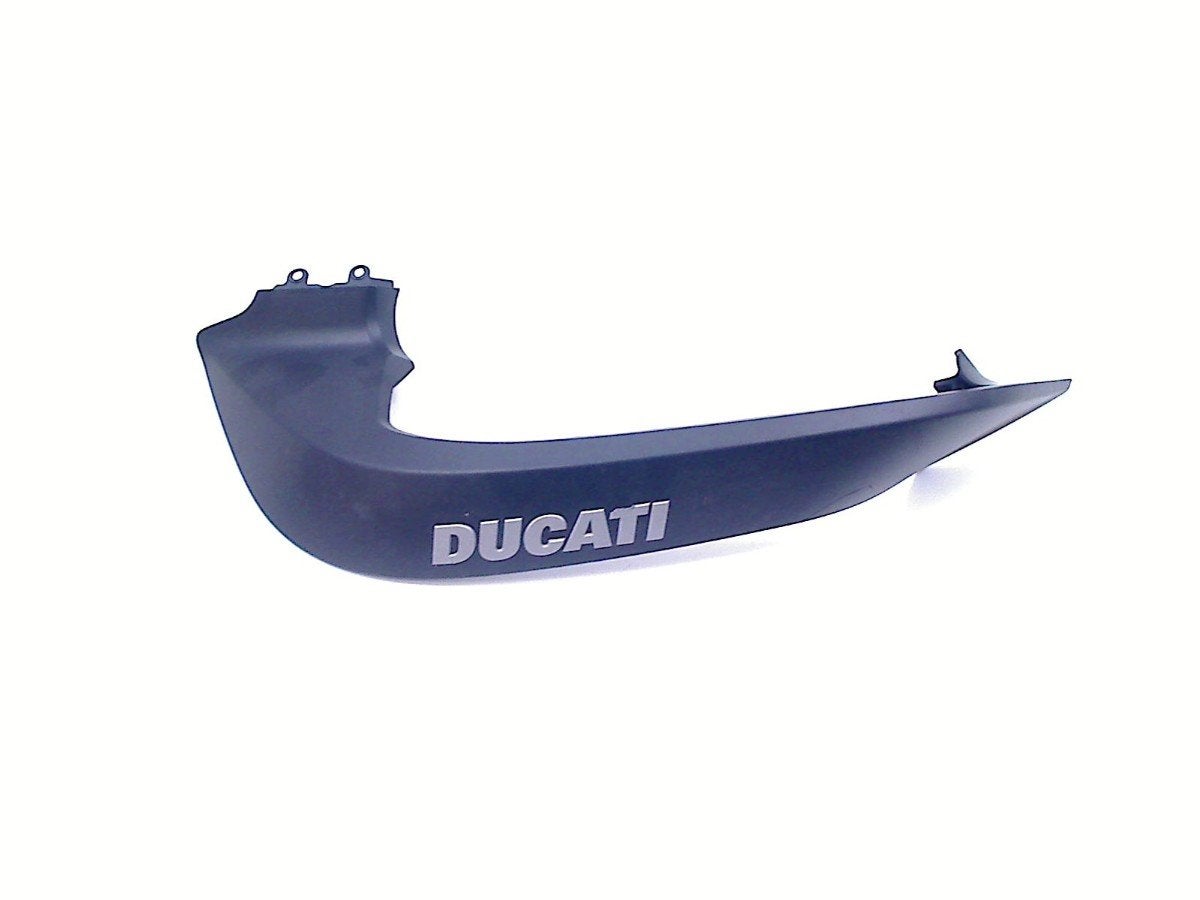 CARÉNAGE SUPÉRIEUR AVANT DROITE Ducati (480.1.691.2A), Dhr. S. di Majo, Utilisé, Info@cama-motorparts.nl, P.J. Troelstraweg 8 8
3144 CX  MAASSLUIS, NL