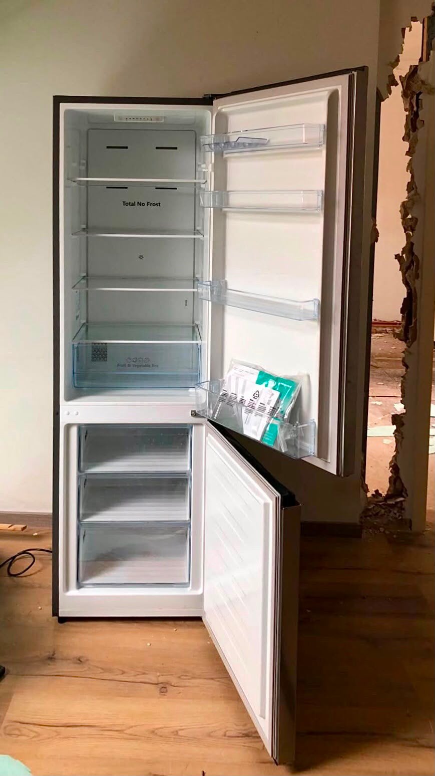 Hisense Combiné Frigo & Congélateur - Neuf !, Electroménager, Enlèvement, Comme neuf