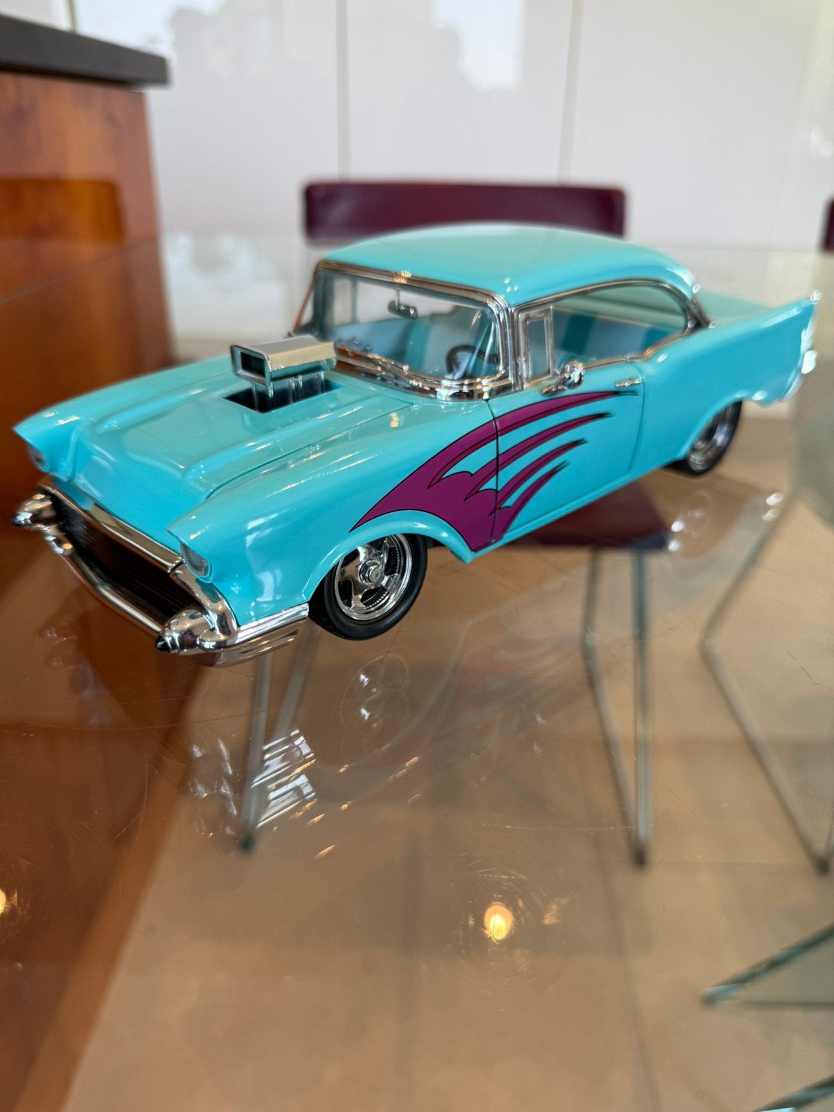 1957 Chevrolet Bel Air Street Machine  1:18, Enlèvement ou Envoi, Voiture, Autres marques