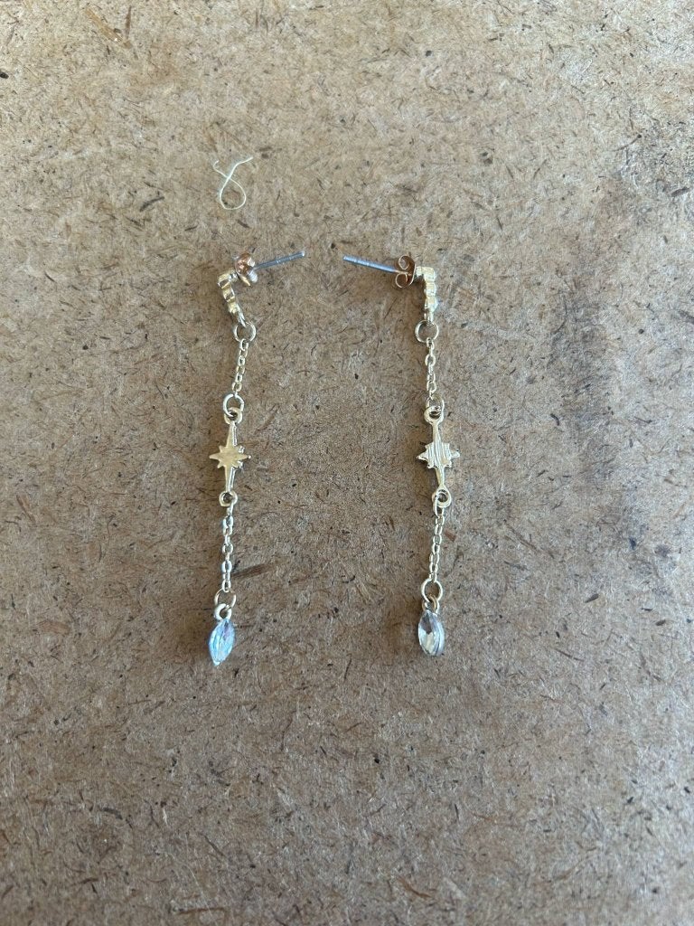 Boucle d’oreille doré avec étoile, Bijoux, Sacs & Beauté, Boucles d'oreilles, Enlèvement, Comme neuf, Or, Pendantes