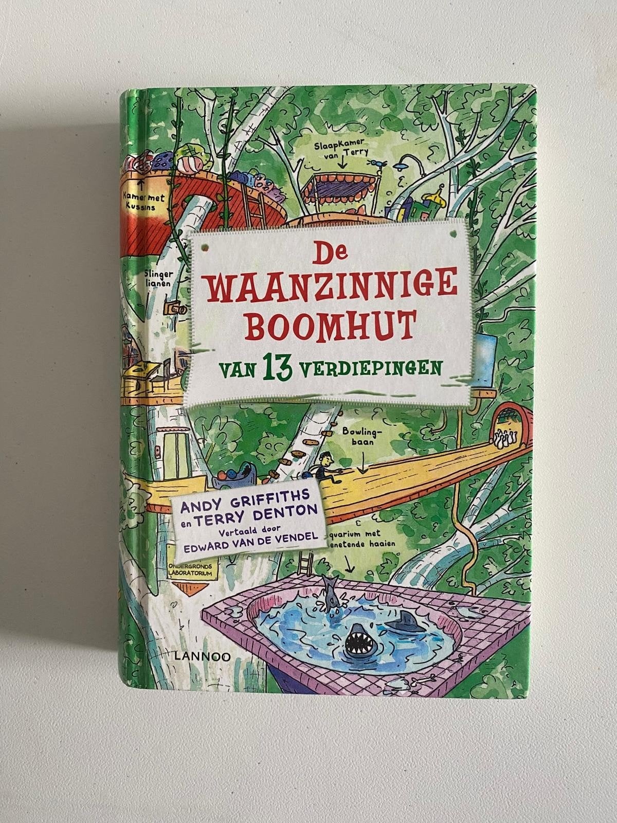 De waanzinnige boomhut, Boeken, Ophalen