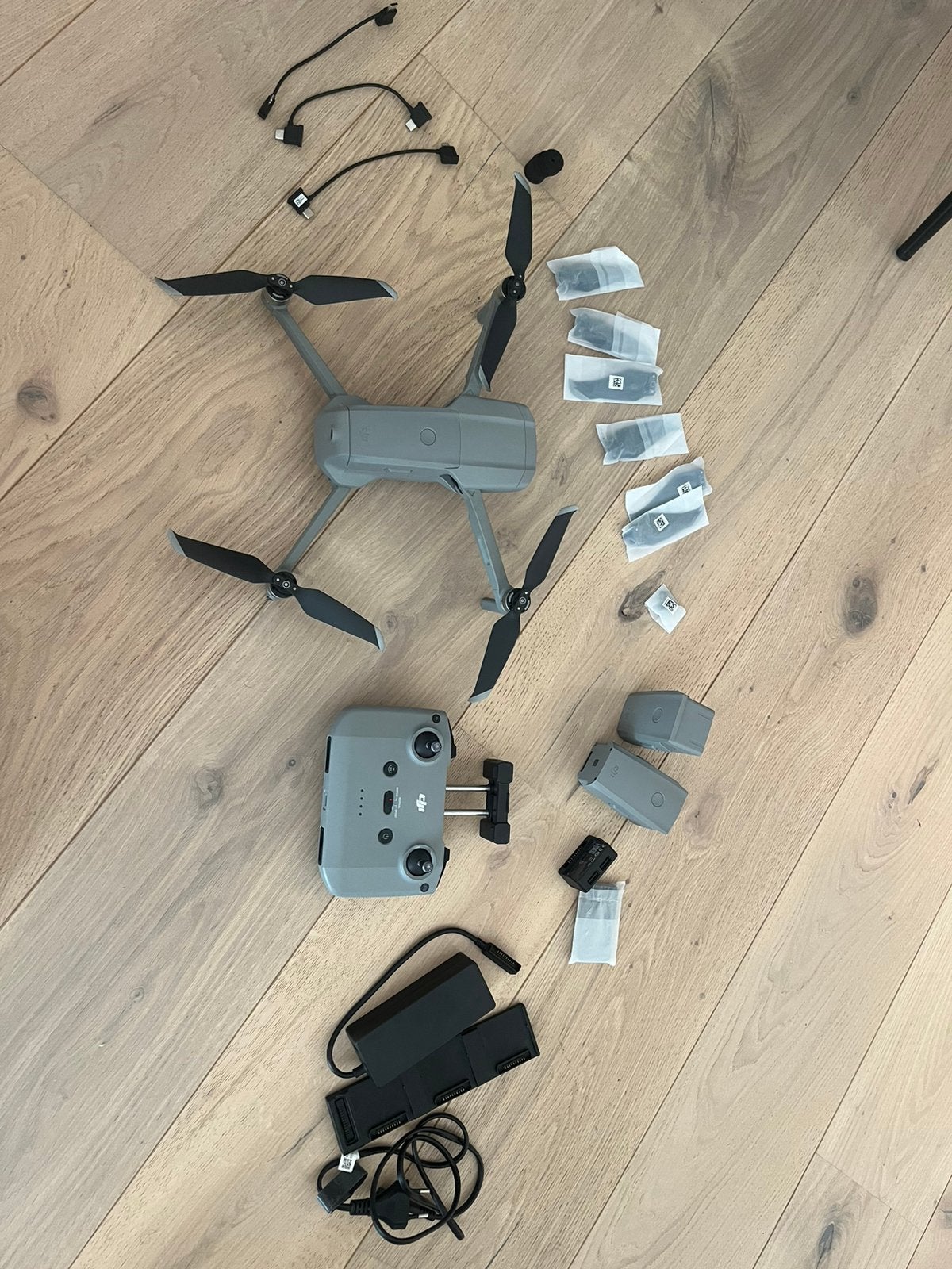 DJI Mavic AIR 2 drone fly more combo, Ophalen, Zo goed als nieuw, DJI