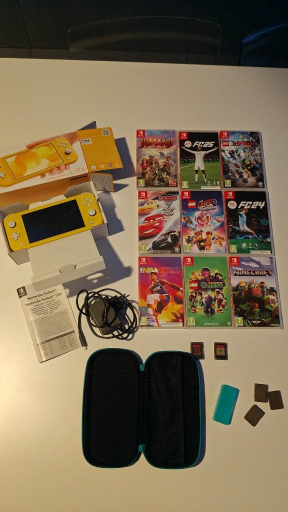 Switch Lite (geel), Ophalen, Geel, Gebruikt, Met beschermhoes of tas
