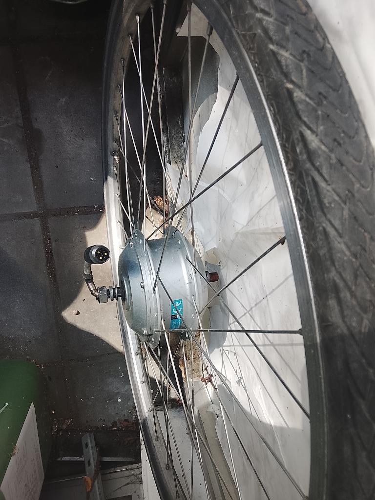 Wielen, Ophalen, Zo goed als nieuw, Elektrische fiets, Motor