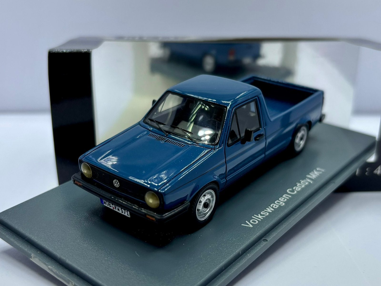 1:43 Volkswagen caddy MK 1 - NEO, Enlèvement ou Envoi, Comme neuf, MiniChamps