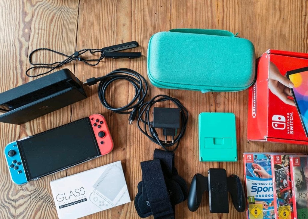 Nintendo Switch Oled, Switch OLED, Met games, Met 2 controllers, Nieuw