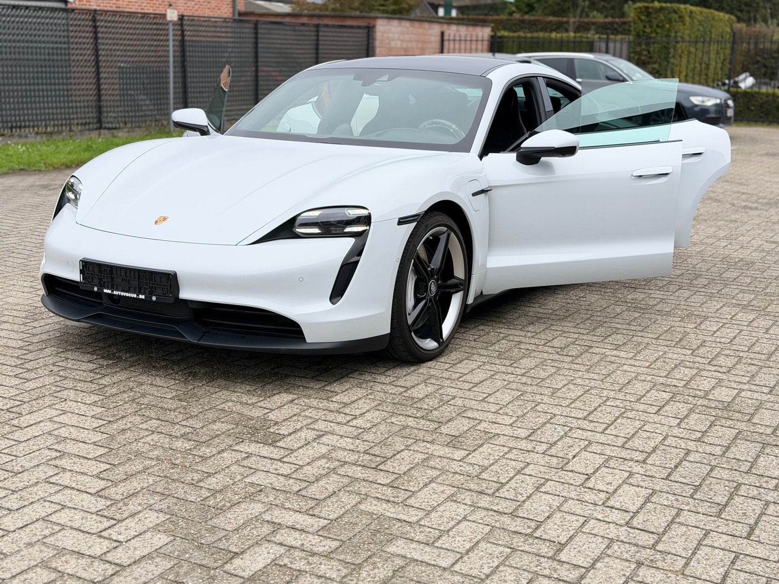 Porsche Taycan 4S | Performances |21| HUD | Massage | Piano, Autos, Achat, Euro 6, Entreprise, Noir