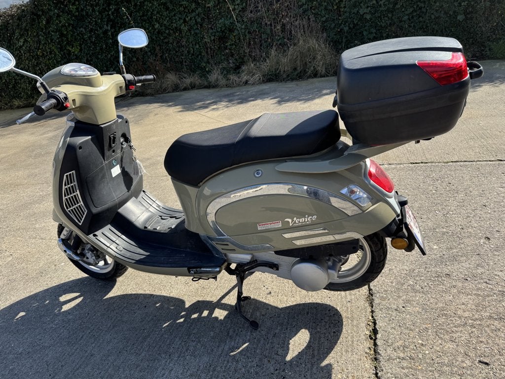 SCOOTER VENICE, Enlèvement