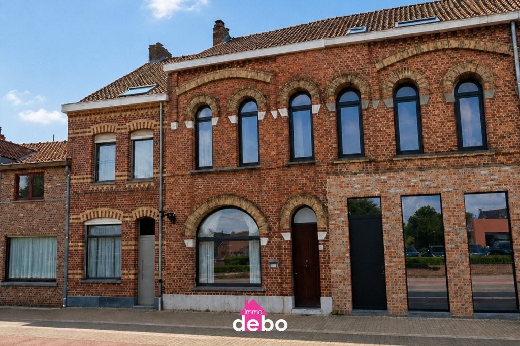 Charmante woning met historische gevel, garage en uitweg, 200 tot 500 m², Ieper, Tussenwoning, Provincie West-Vlaanderen
