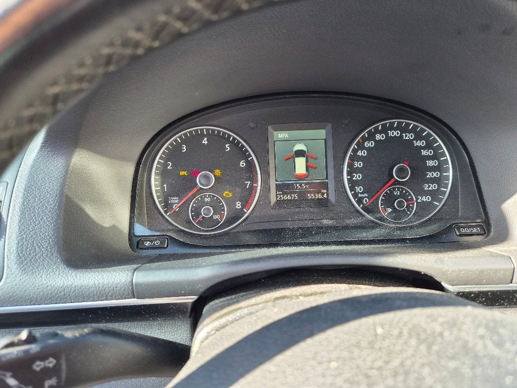Volkswagen Touran 2012 Euro 5B essence, Autos, Euro 5, Achat, Boîte manuelle, 5 portes
