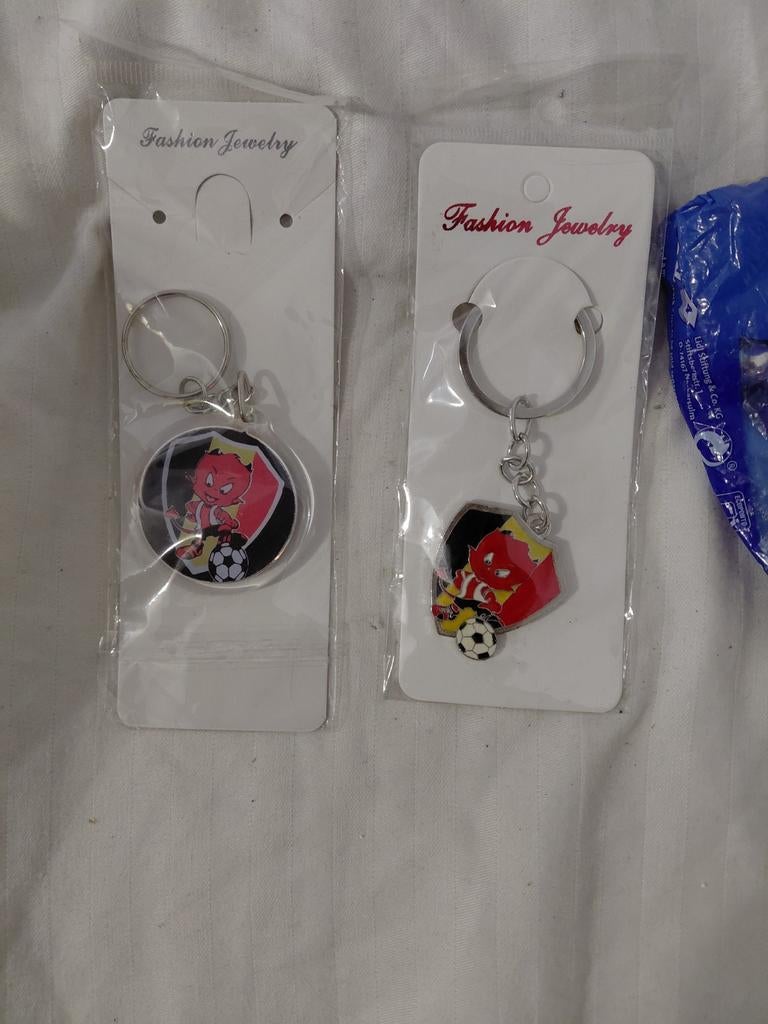 De tout a vendre entre de 1€ et 10€  pour le cousin massent, Ophalen
