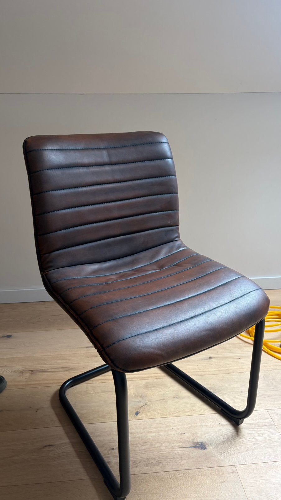 Lederen stoelen, Ophalen, Zo goed als nieuw