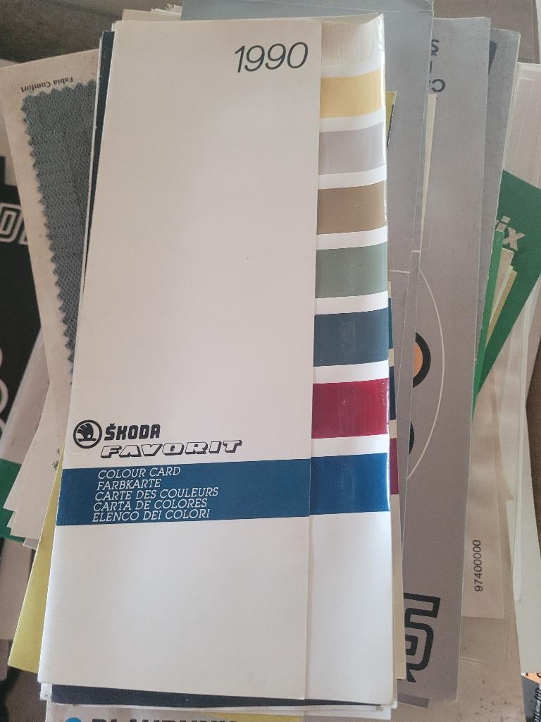 Carte des Couleurs Skoda Favorit 1990 (Ancienne Concession), Livres, Autos | Brochures & Magazines, Autres marques, Comme neuf