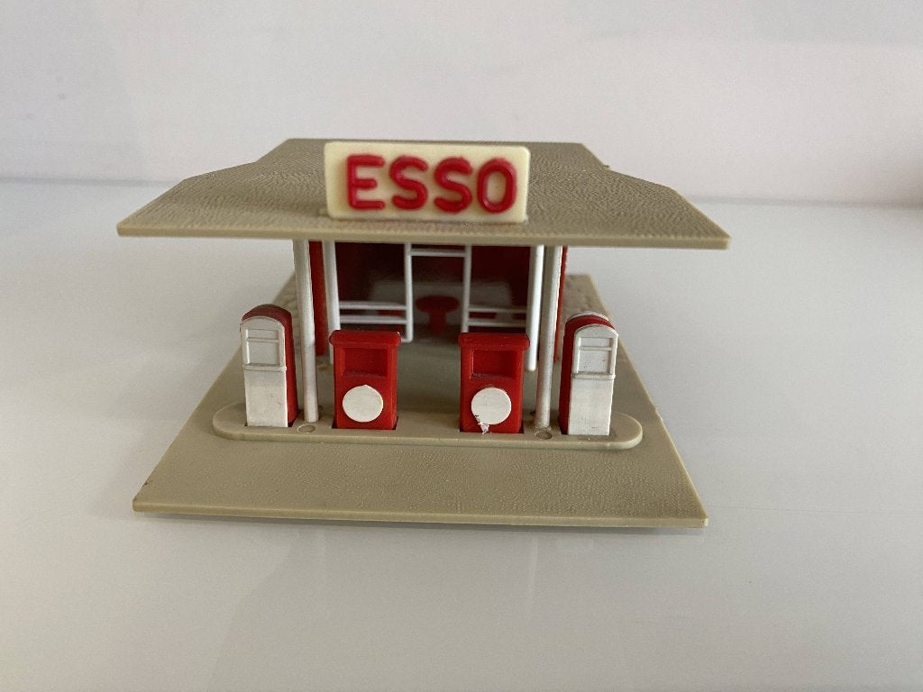 HO Pola 510 Esso tankstation (333*3), Hobby en Vrije tijd, Modeltreinen | H0, Overige merken, Gebruikt, Gelijkstroom of Wisselstroom